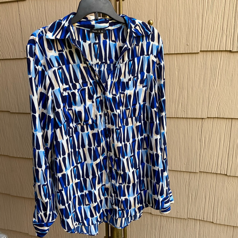 Colorful button down blouse. - Picture 4 of 4